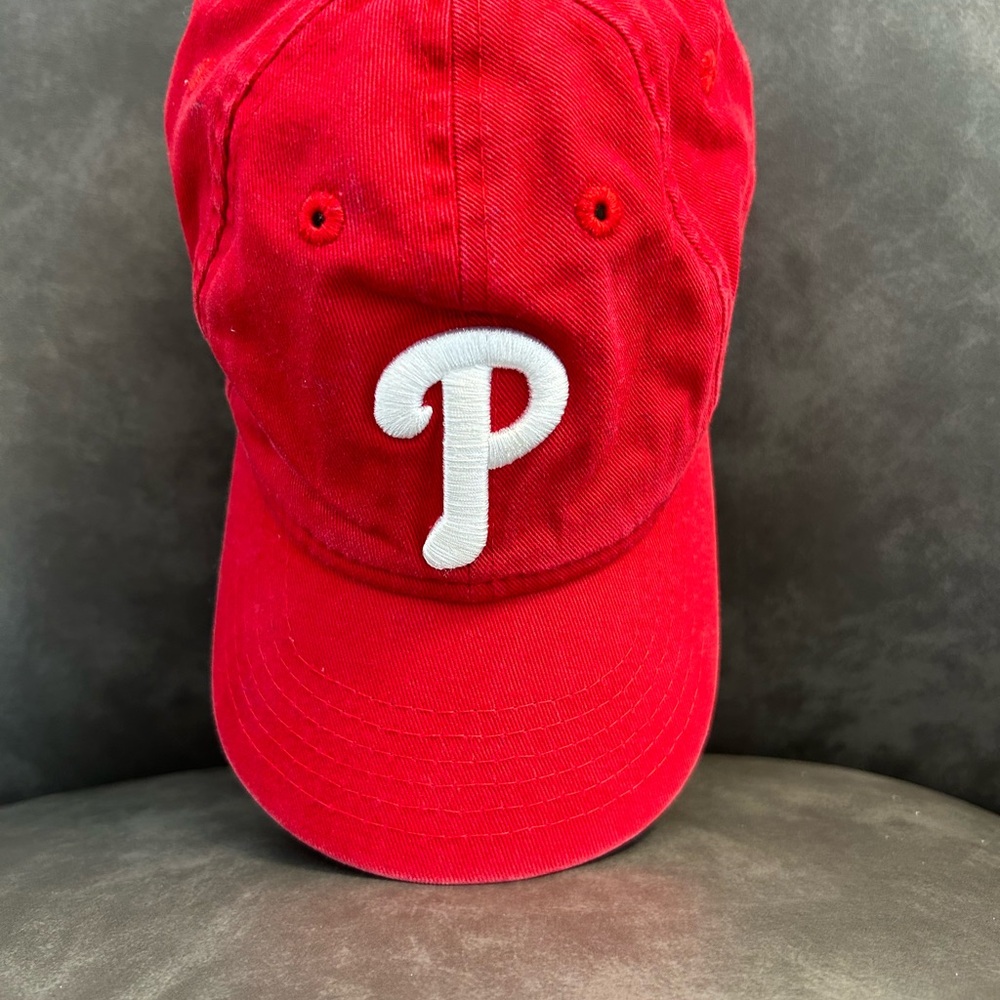 Red Philadelphia Phillies Baseball Cap
